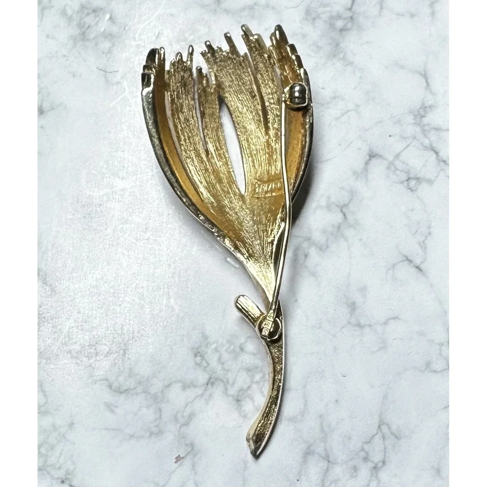 Vintage Trifari Brushed Gold Tone‎ Floral Brooch Pin Mid Century Modernist AS IS
